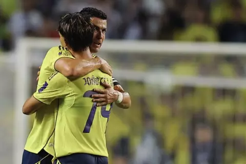 "الجماهير تقتحم الملعب".. ماذا قالت صحف السعودية عن تأهل النصر أمام الاتحاد؟